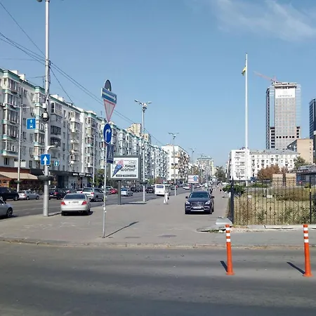 двухкомнатная вид на дворец украина